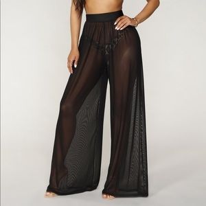 Fashion Nova Cover up pants